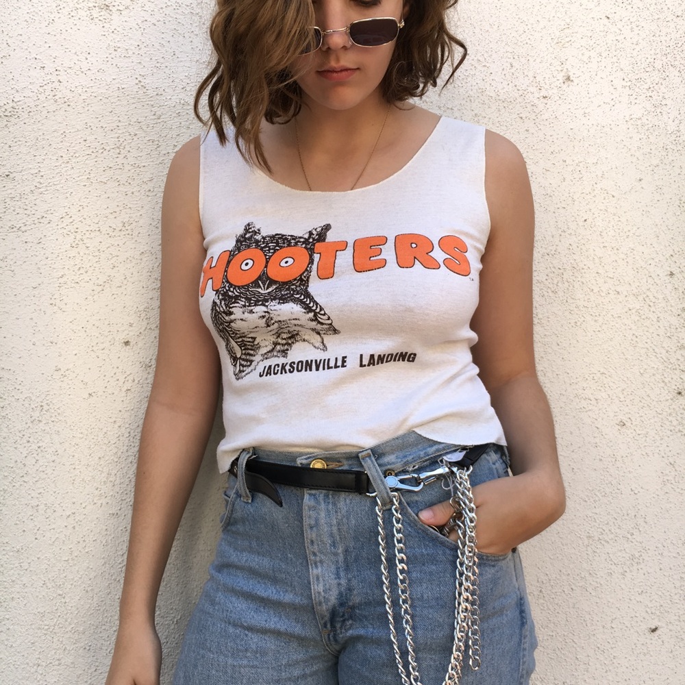 Hooters Graphic Print Tank Top Size Medium